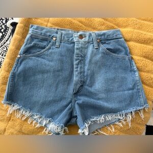 Wrangler size 26 shorts. Super cute vintage look.